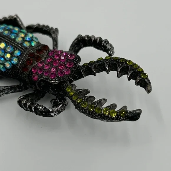 Vibrant Rhinestone Insect Brooch - Picture 4 of 10
